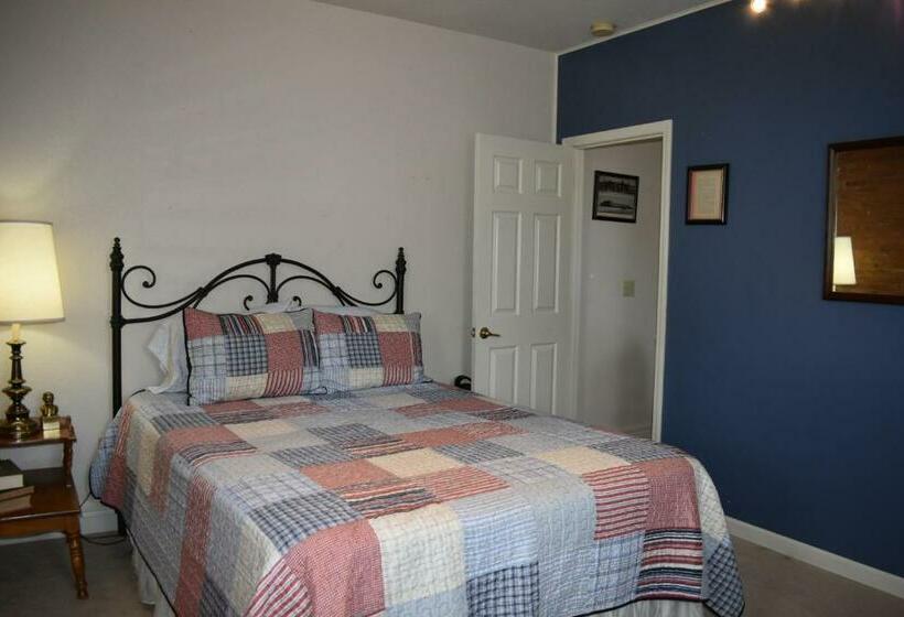 总统套房, Hermann Crown Suites