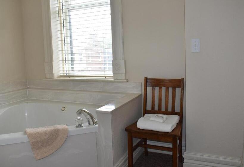 套房, Hermann Crown Suites