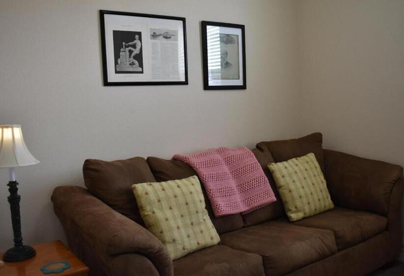 套房, Hermann Crown Suites