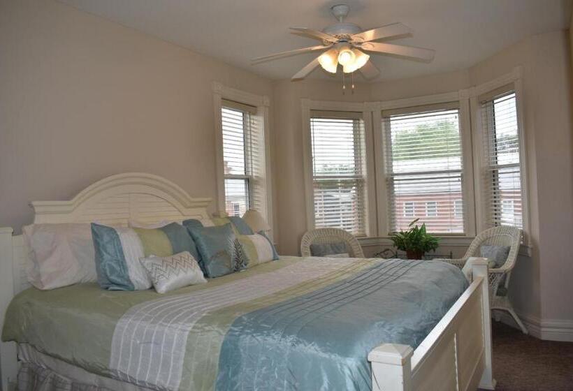 套房, Hermann Crown Suites