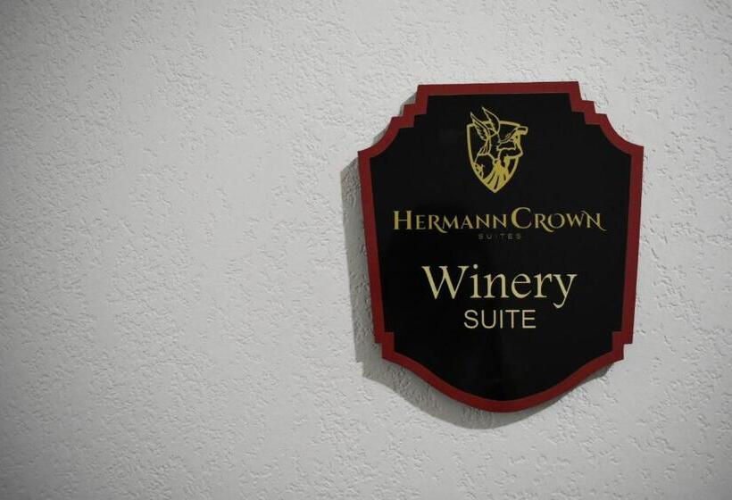 适合残疾人士使用的套间, Hermann Crown Suites