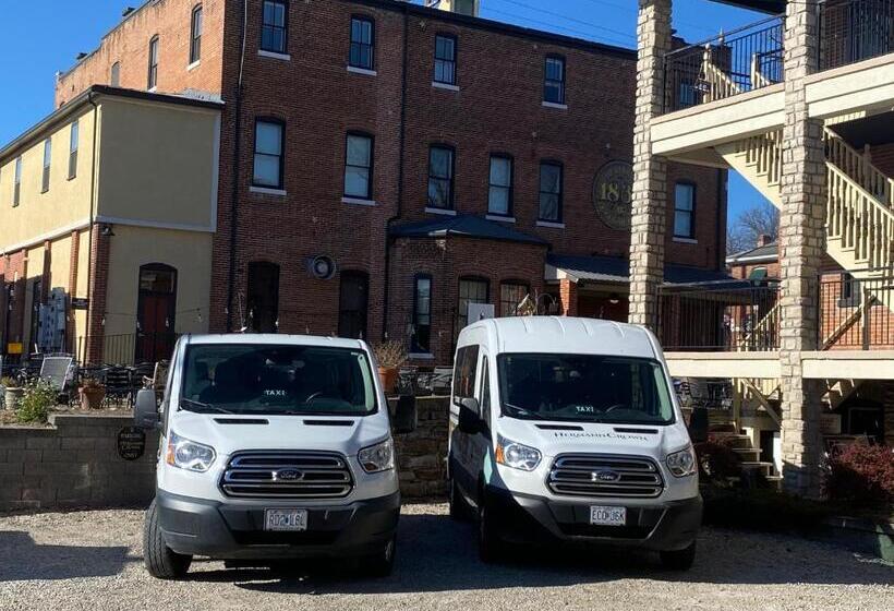 适合残疾人士使用的套间, Hermann Crown Suites