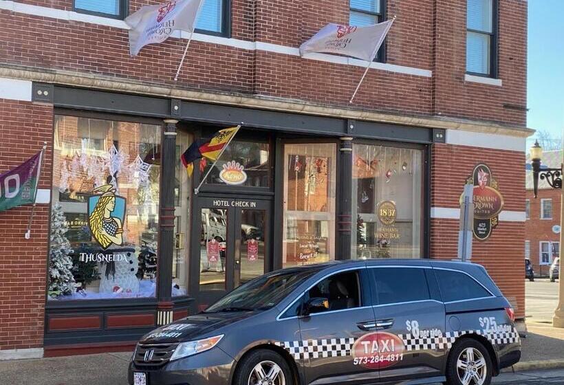 带大床的套房, Hermann Crown Suites