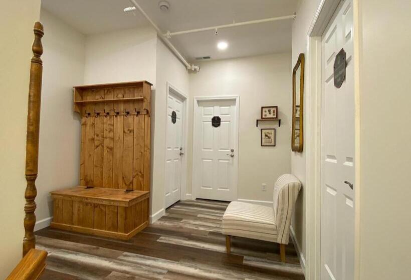 带大床的套房, Hermann Crown Suites