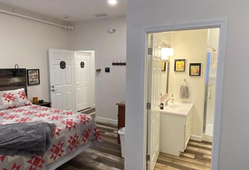 带大床的套房, Hermann Crown Suites