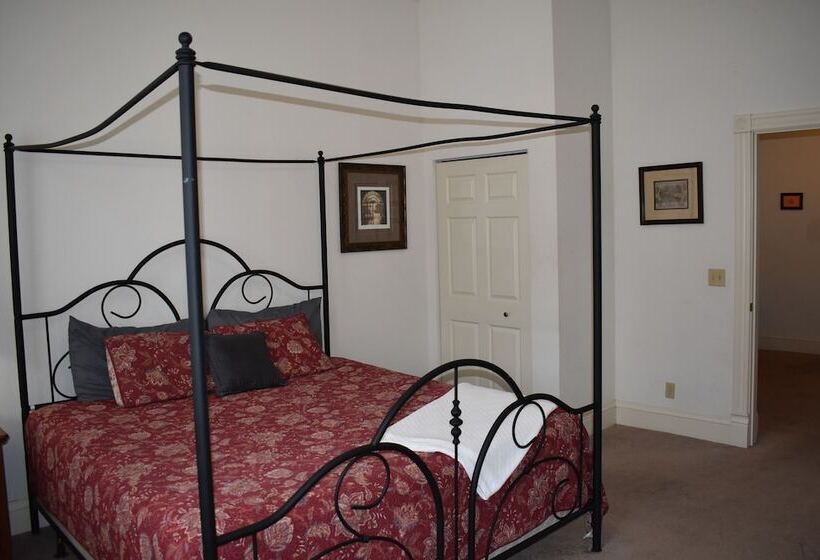 套房, Hermann Crown Suites