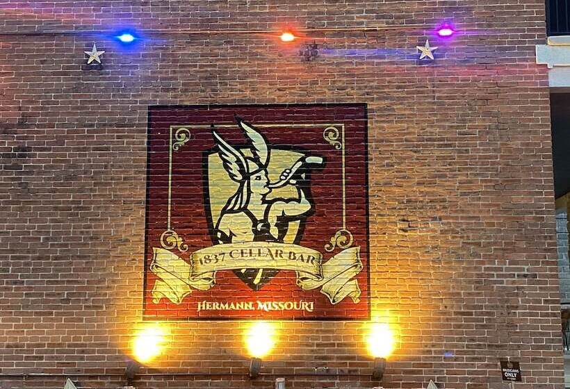 套房, Hermann Crown Suites