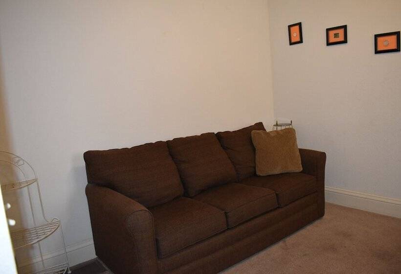 套房, Hermann Crown Suites