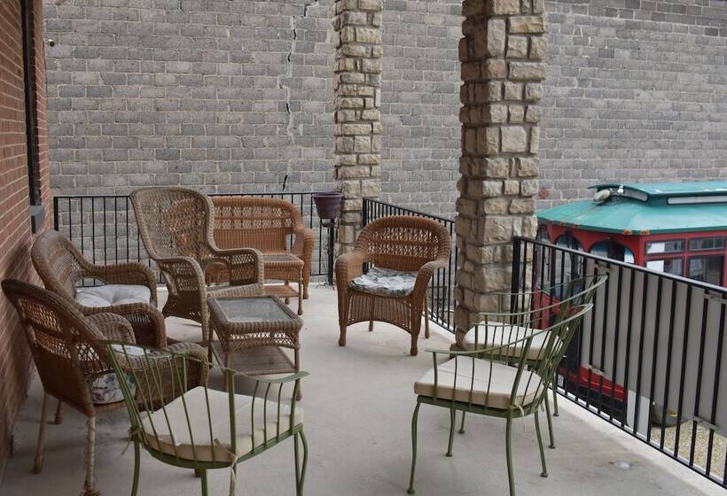 套房, Hermann Crown Suites