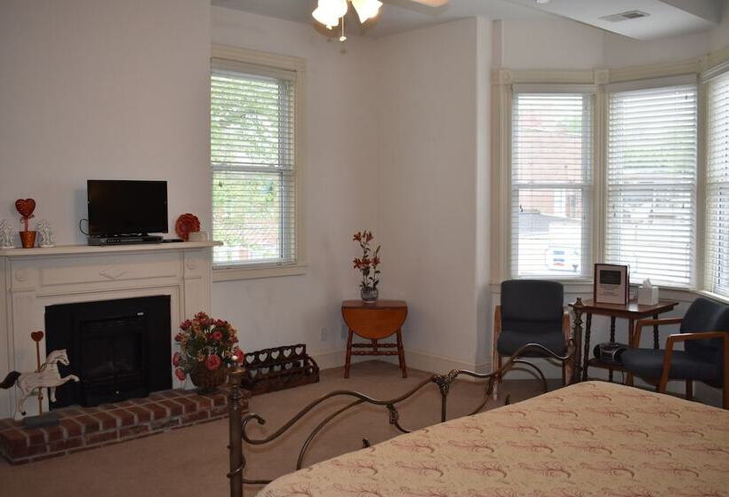 标准间, Hermann Crown Suites