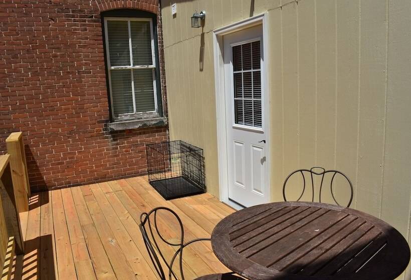 套房, Hermann Crown Suites