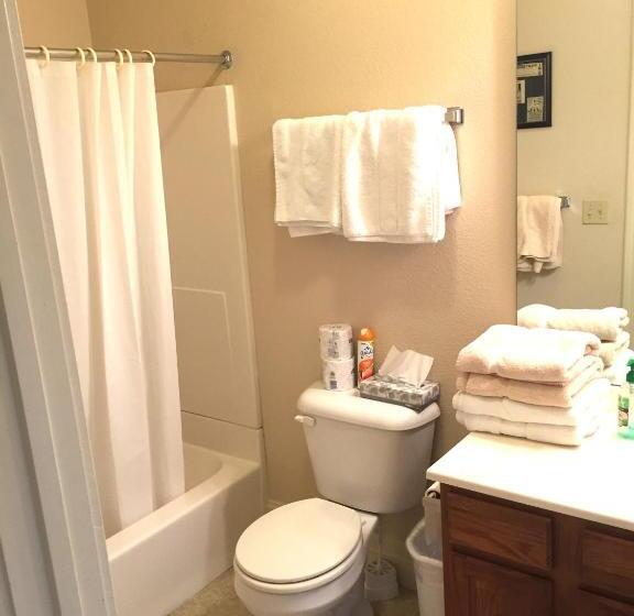 主人套房, Hermann Crown Suites