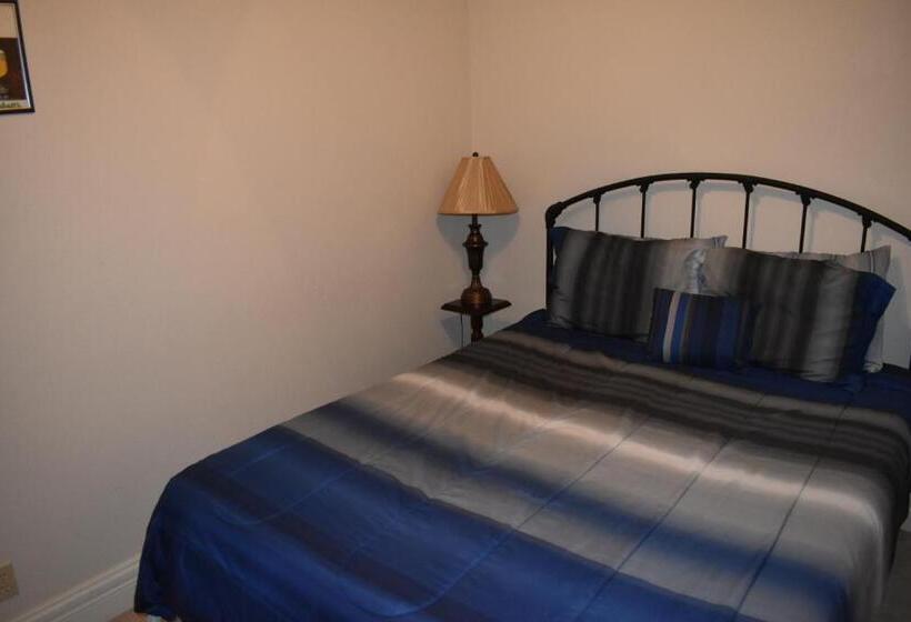 主人套房, Hermann Crown Suites