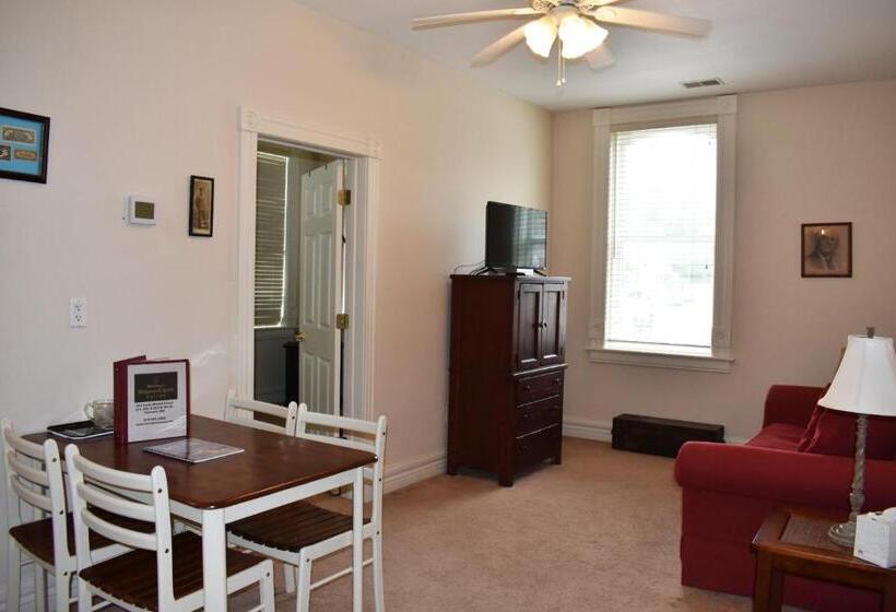 套房, Hermann Crown Suites