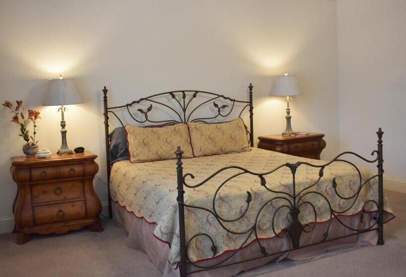 适合残疾人士使用的套间, Hermann Crown Suites