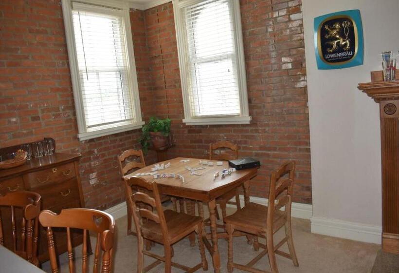 主人套房, Hermann Crown Suites