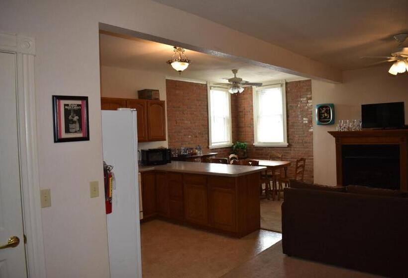 主人套房, Hermann Crown Suites