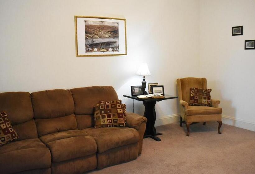 主人套房, Hermann Crown Suites