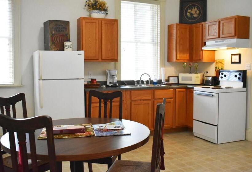 主人套房, Hermann Crown Suites