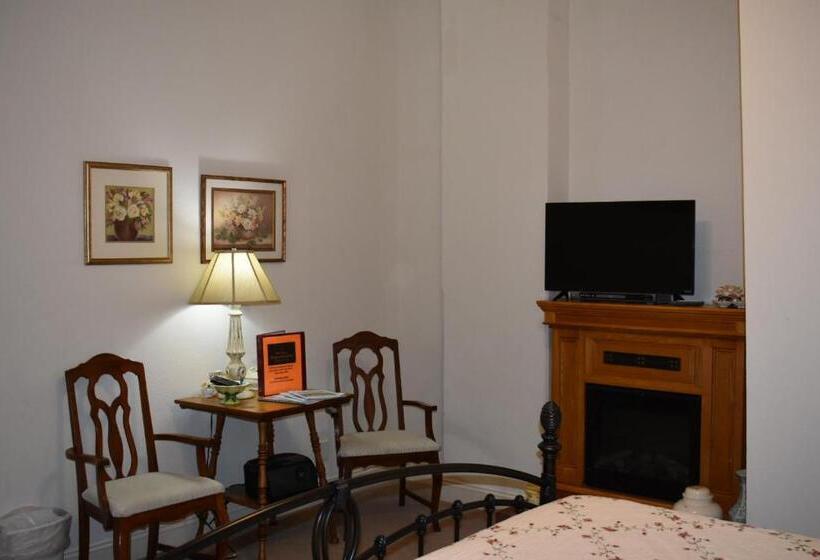 适合残疾人士使用的套间, Hermann Crown Suites