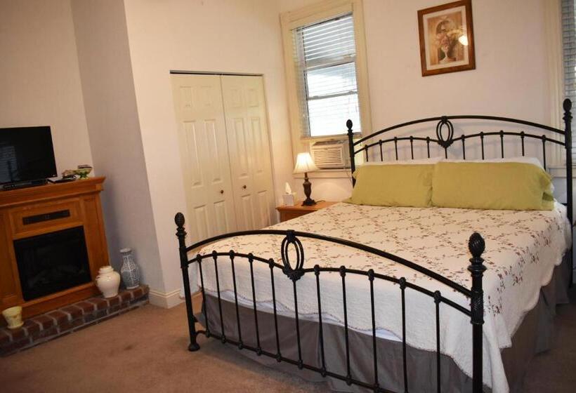 适合残疾人士使用的套间, Hermann Crown Suites