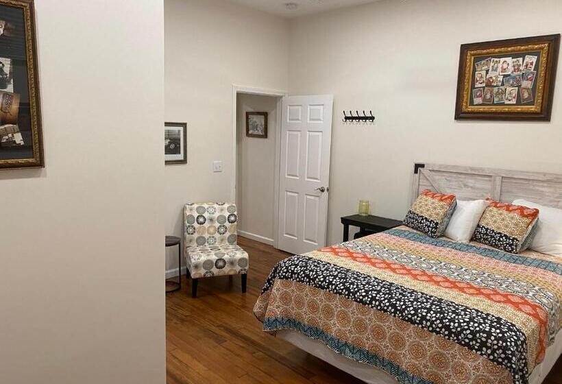 标准间, Hermann Crown Suites