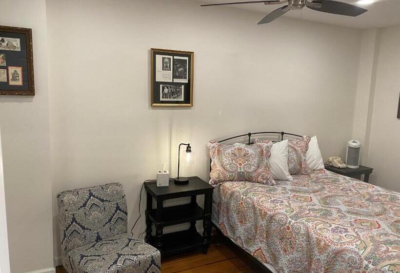 标准间, Hermann Crown Suites