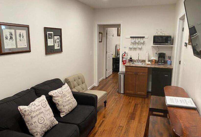 标准间, Hermann Crown Suites