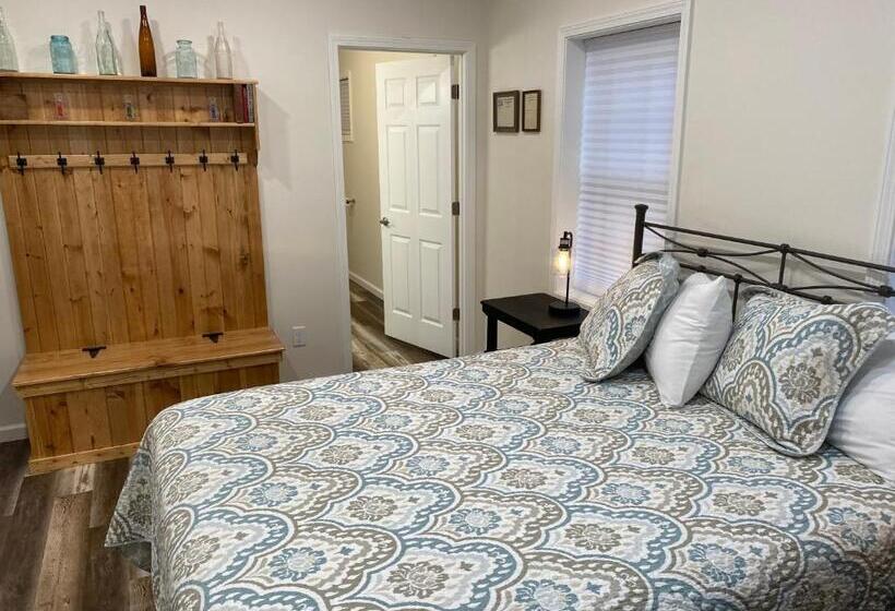 标准三人间, Hermann Crown Suites