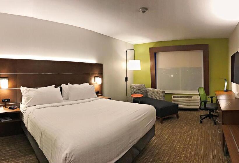 适合残疾人士使用的带超级大床的标准间, Holiday Inn Express & Suites   Sterling, An Ihg