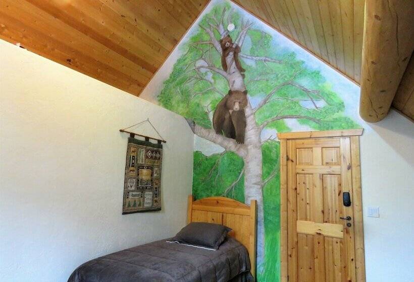 חדר סופריור לשלושה, The Hideaway Lodge