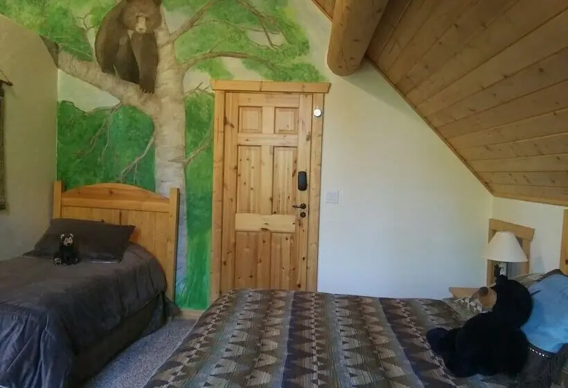 Superior Kolmen Hengen Huone, The Hideaway Lodge