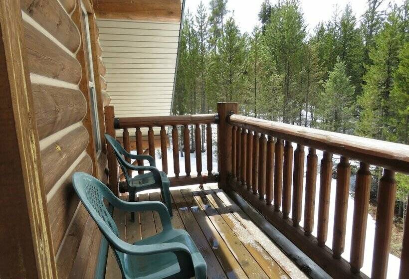 חדר סופריור לשלושה, The Hideaway Lodge