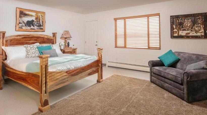 غرفة ديلوكس ثلاثية, Mat Su Resort