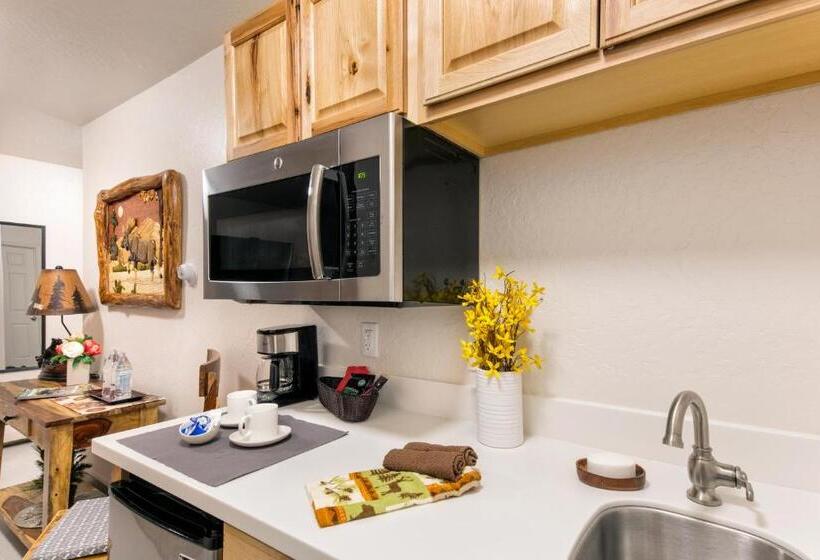 غرفة ديلوكس ثلاثية, Mat Su Resort