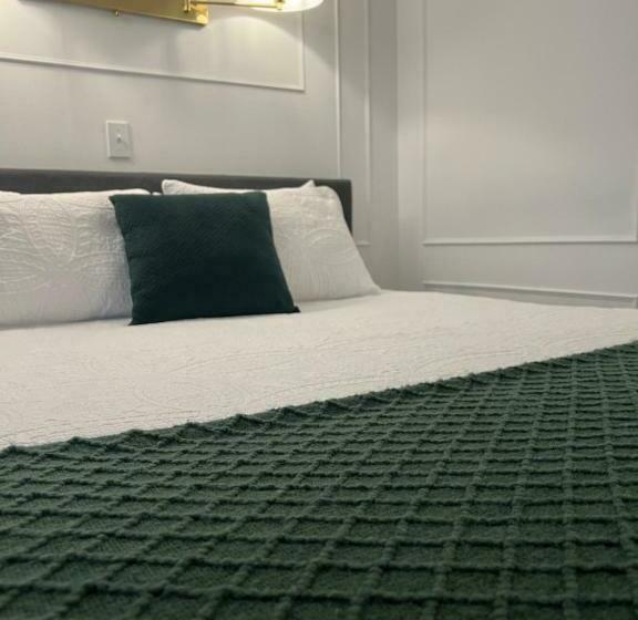 스탠다드 룸, The Brooks Hotel Restaurant And Lounge