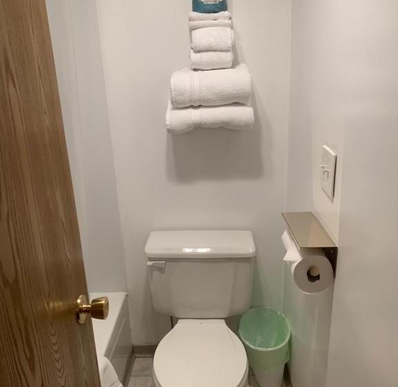 스탠다드 룸, The Brooks Hotel Restaurant And Lounge