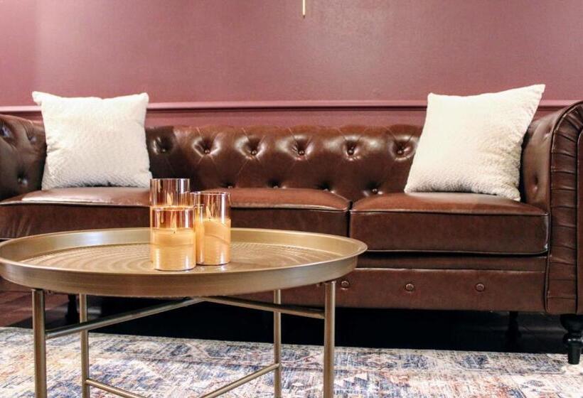 Люкс Superior, The Brooks Hotel Restaurant And Lounge