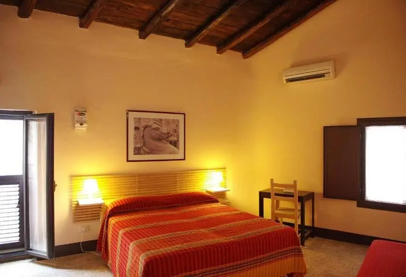 Standard Kolmen Hengen Huone, B&b Porta Della Terra