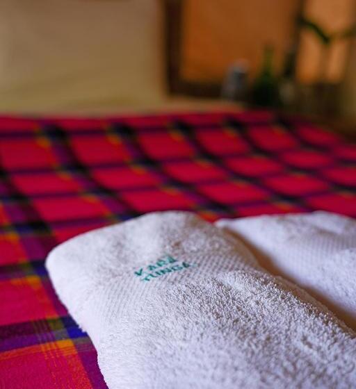 اتاق لوکس, Kara Tunga Safari Camp