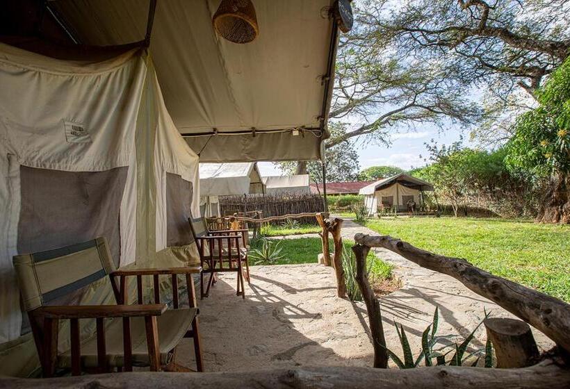 اتاق لوکس, Kara Tunga Safari Camp