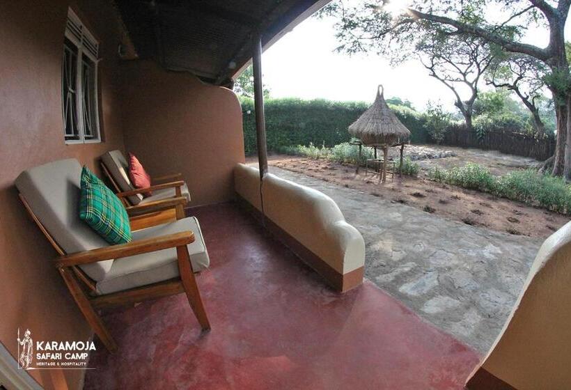 استودیوی استاندارد, Kara Tunga Safari Camp