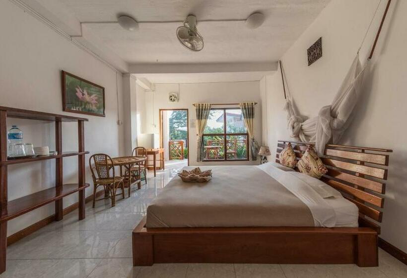 Номер Стандарт с Балконом, Baba Guesthouse