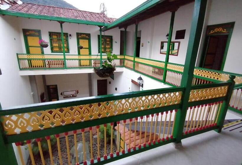 اتاق استاندارد سه تخته با بالکن, Balcones Del Parque Jardin