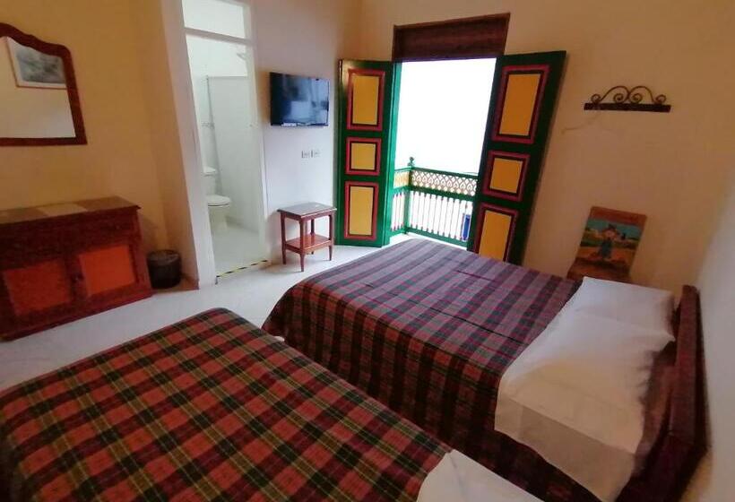 اتاق استاندارد سه تخته با بالکن, Balcones Del Parque Jardin