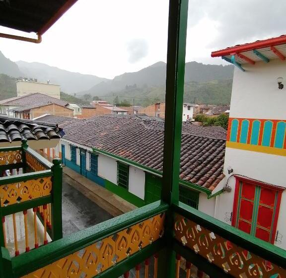 اتاق استاندارد سه تخته با بالکن, Balcones Del Parque Jardin