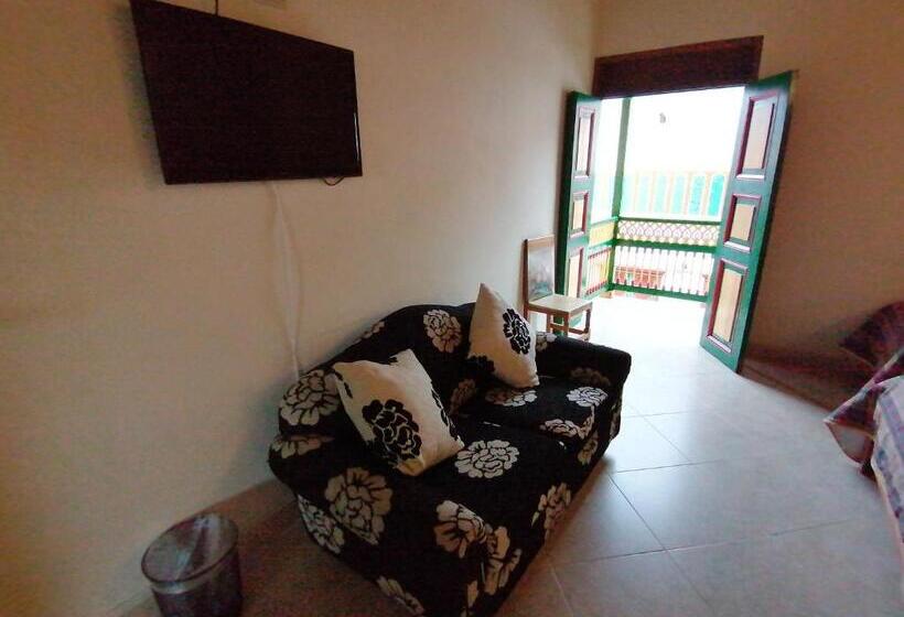 اتاق استاندارد سه تخته با بالکن, Balcones Del Parque Jardin