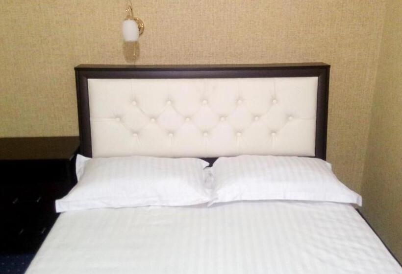 اتاق اکونومی یک تخته, Bek Shahrisabz