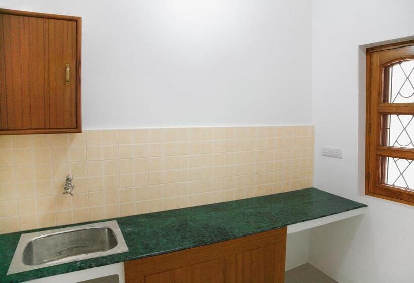 家庭套房, Bhakti Dhama