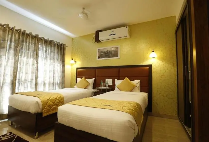 Suite Master, D Breeze Suites